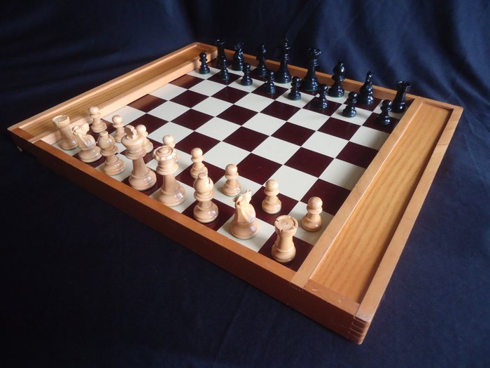 Staunton chess set for sale  