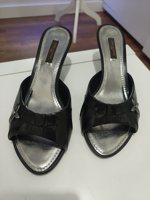 Louis vuitton sandals for sale  