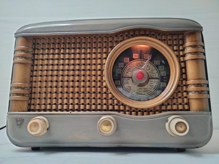 Radio 1930 tube usato  