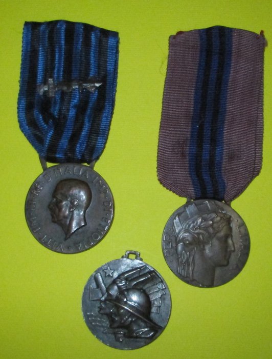 Italy volunteer medal usato  