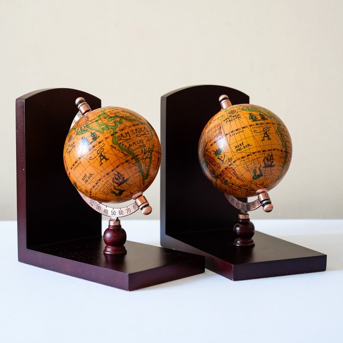 Bookends globe bookends d'occasion  