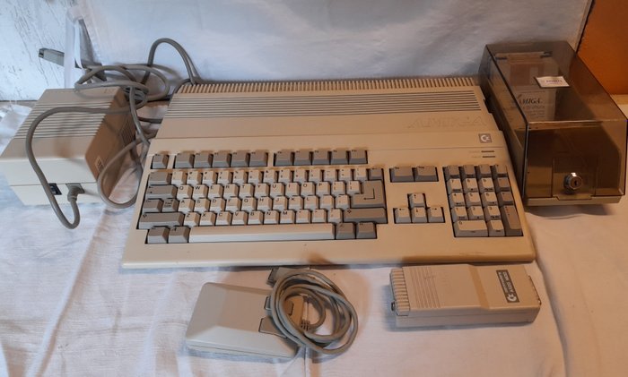 Commodore amiga a500 usato  