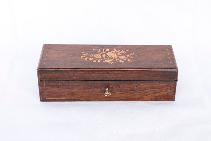 Box wood inlaid d'occasion  