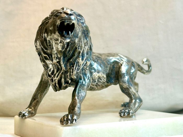 Figurine leone della usato  