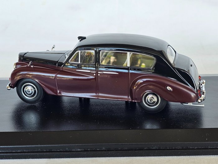 Oxford diecast model for sale  