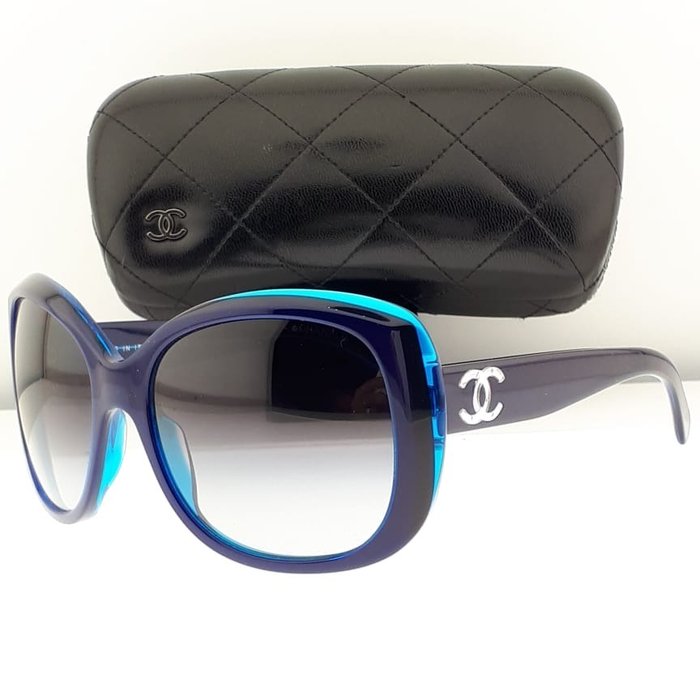Chanel butterfly blue usato  
