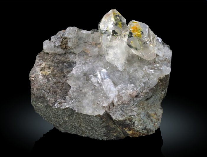 Petroleum quartz specimen for sale  