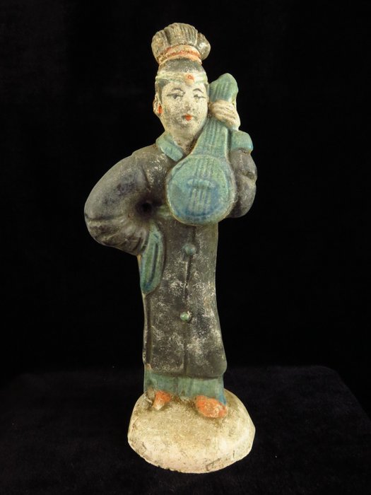 Terracotta statuette lady usato  