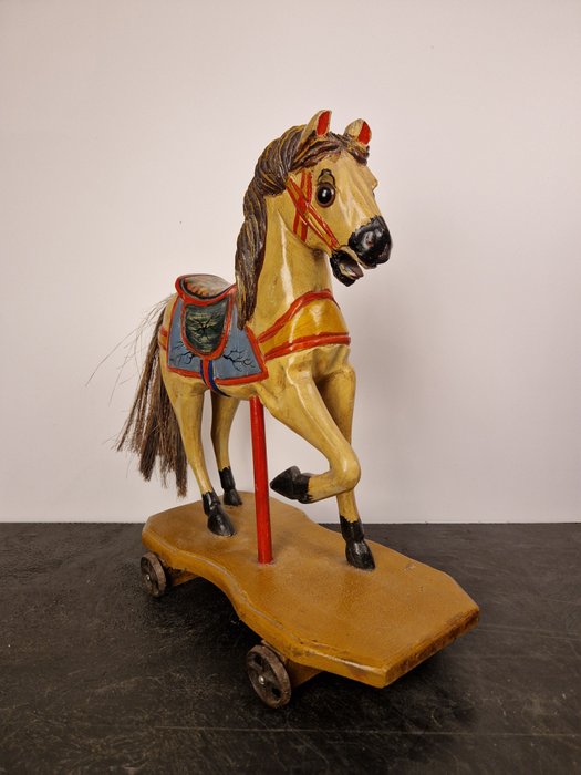 Onbekend sculpture paardje for sale  