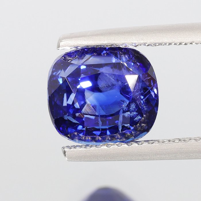 Royal blue sapphire for sale  