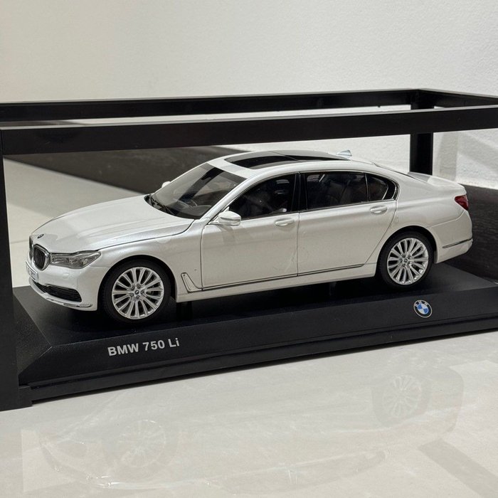 Kyosho model bmw d'occasion  