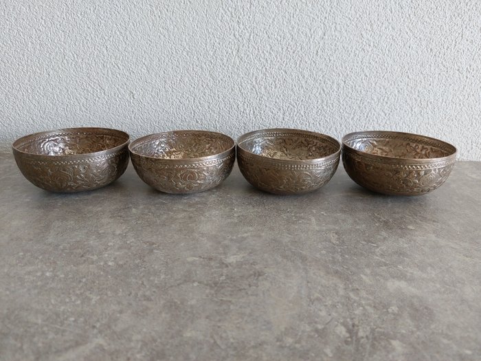 Decorated bowls persia for sale  