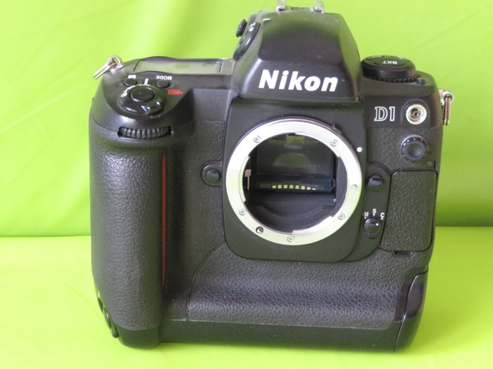 Nikon digital camera usato  