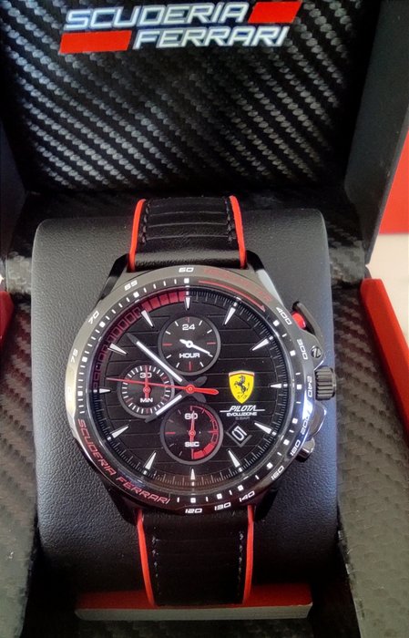 Ferrari montre scuderia d'occasion  