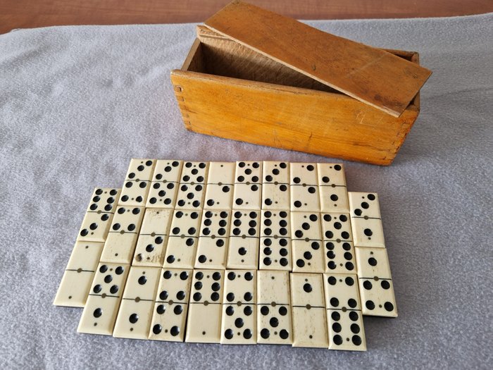 Box antique domimo for sale  