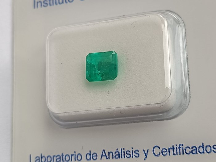 Pcs green emerald for sale  
