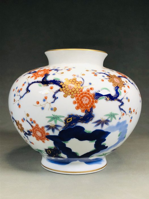 Vase porcelain beautiful for sale  