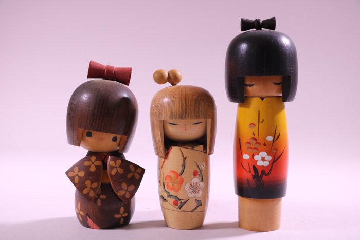 Japanese kokeshi doll usato  