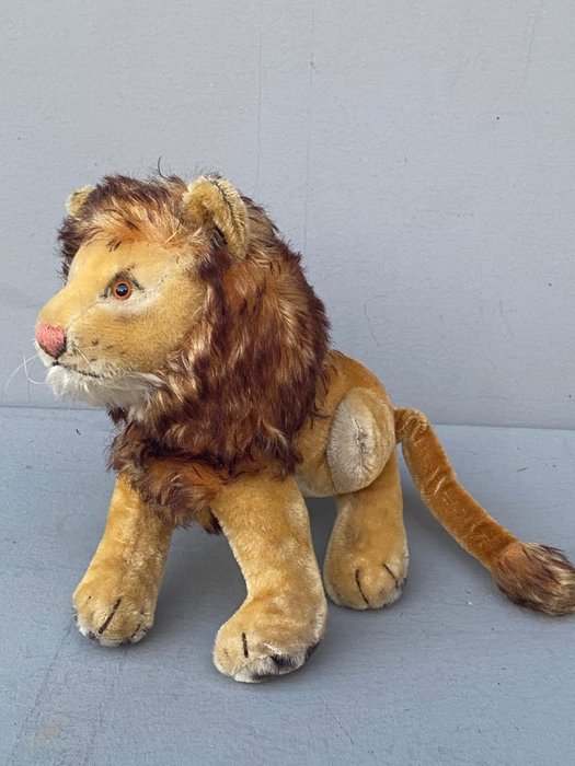 Steiff zittende leeuw. for sale  