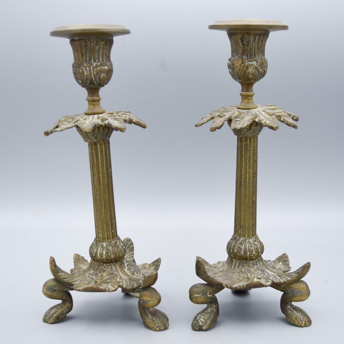 Candlestick with claw d'occasion  