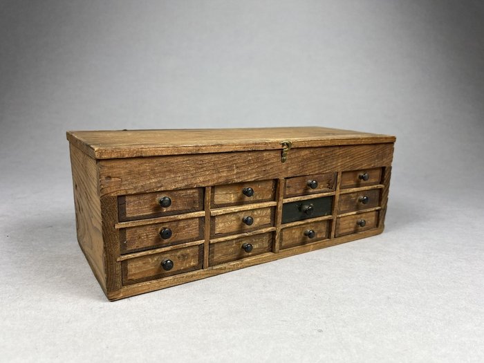 Delightful pine drawer for sale  