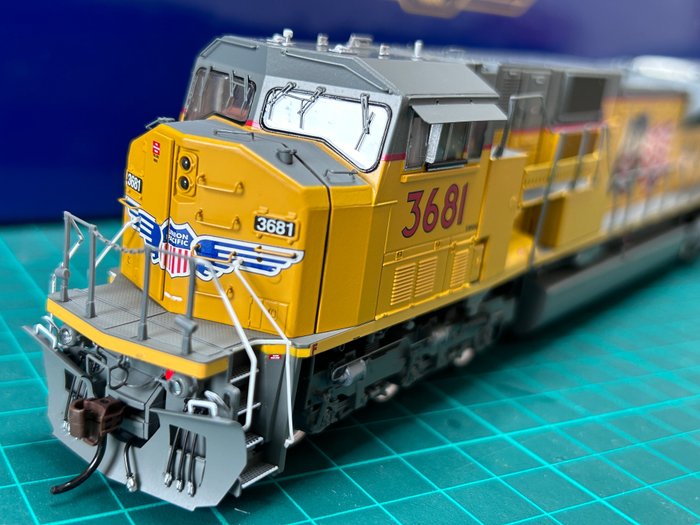 Athearn genesis athg27356 for sale  