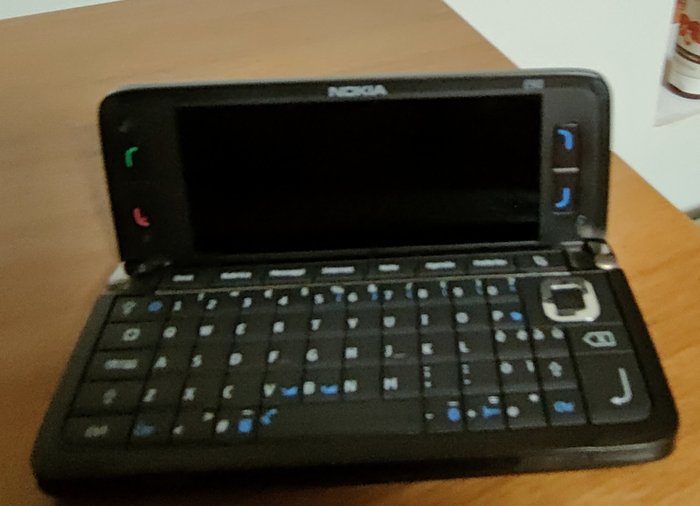 Nokia e90 mobile usato  