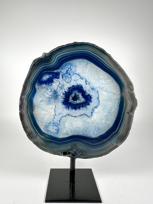 Agate with rock usato  