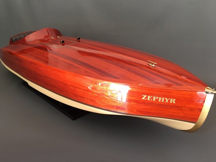 Azimute model boat usato  