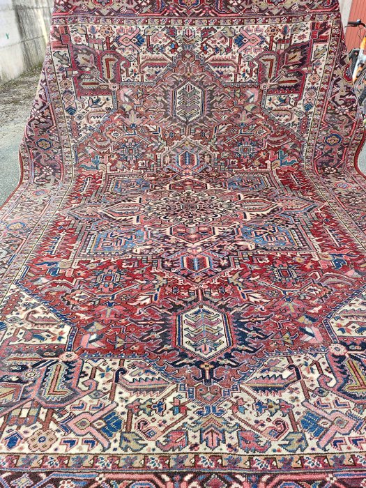 Ancient persian heriz for sale  