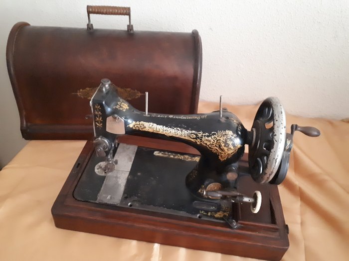 Singer sewing machine d'occasion  