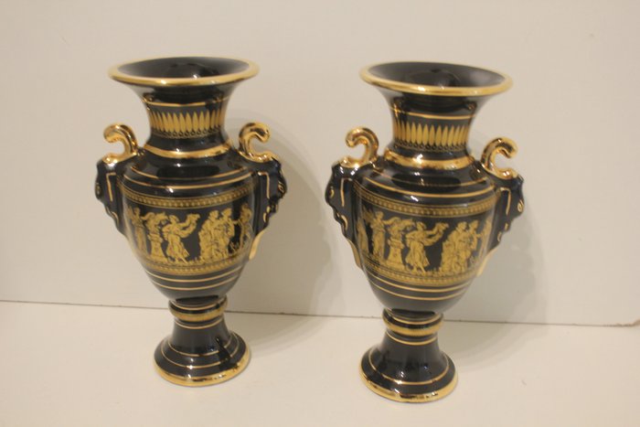 Couple vase porcelaine for sale  
