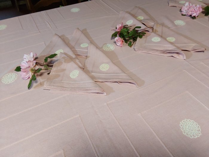 Large tablecloth napkins for sale  