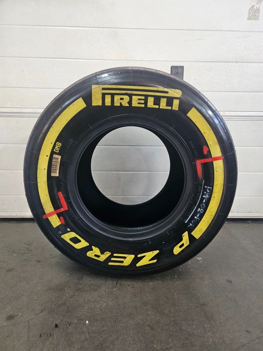Tyre pirelli p usato  