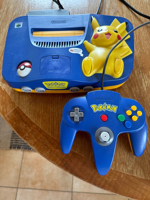 Nintendo pikachu edition usato  
