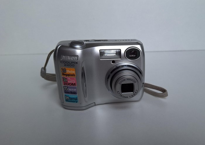 Nikon coolpix 2200 usato  