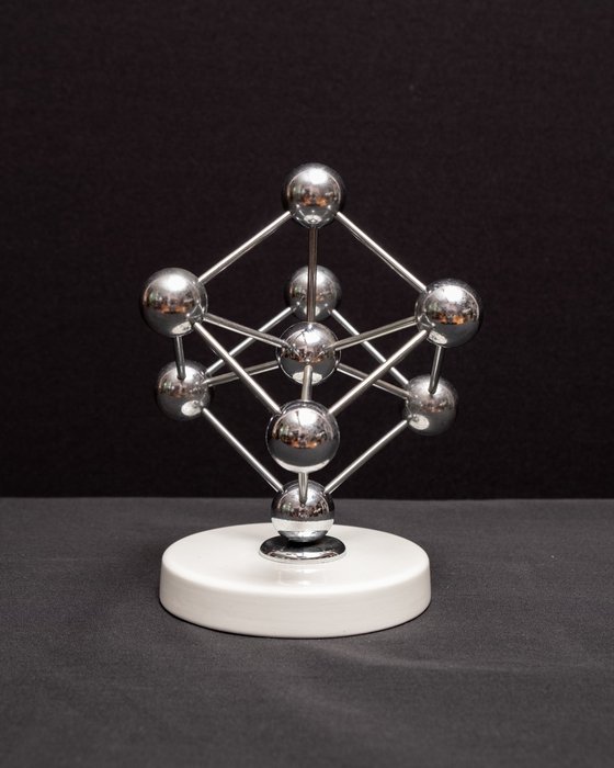 Figure atomium brussels for sale  