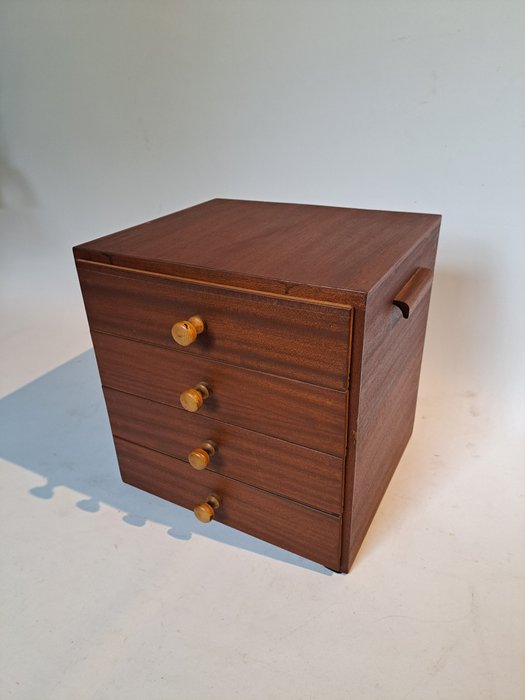 Chest drawers sewing d'occasion  