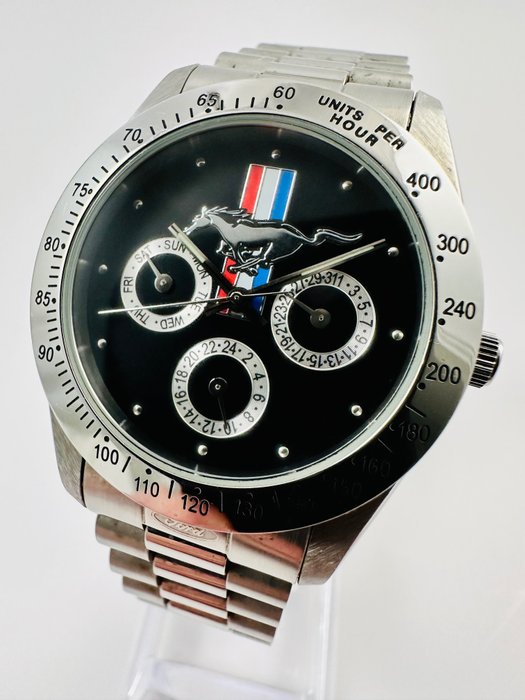 Watch ford mustang usato  