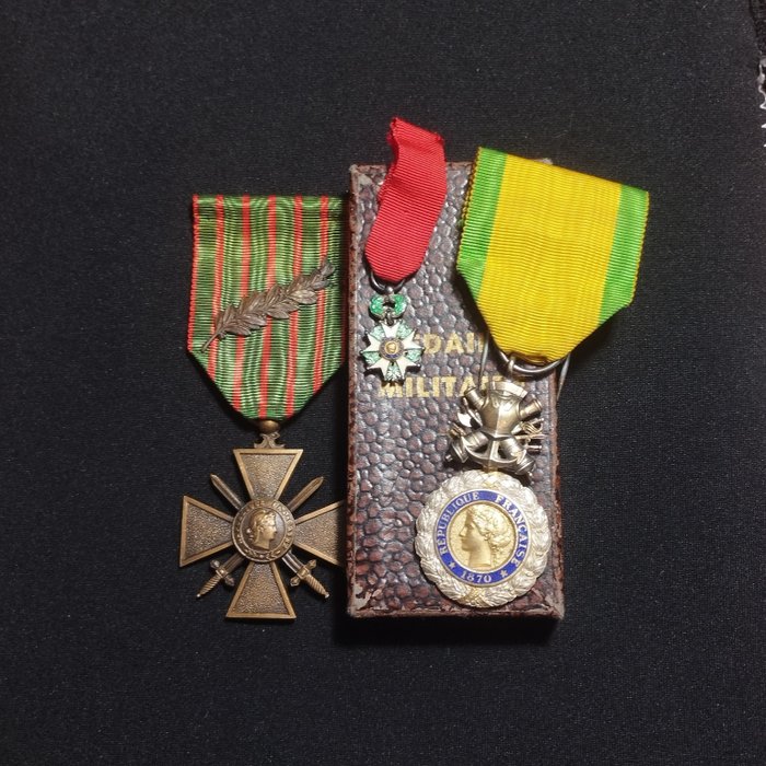 Medal lot médailles d'occasion  