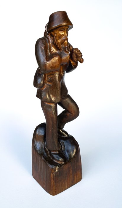 Figure carving leñador for sale  