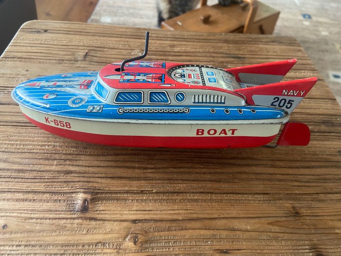 Boat tin toy usato  