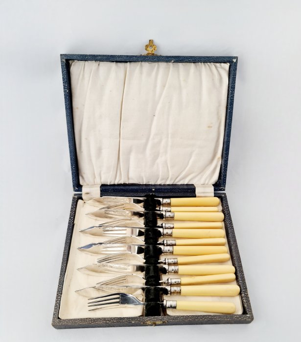 Cutlery set vintage usato  