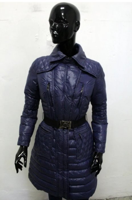 Moncler reserve price for sale  