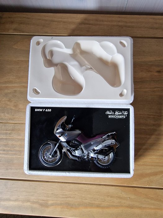 Minichamps model motorcycle d'occasion  