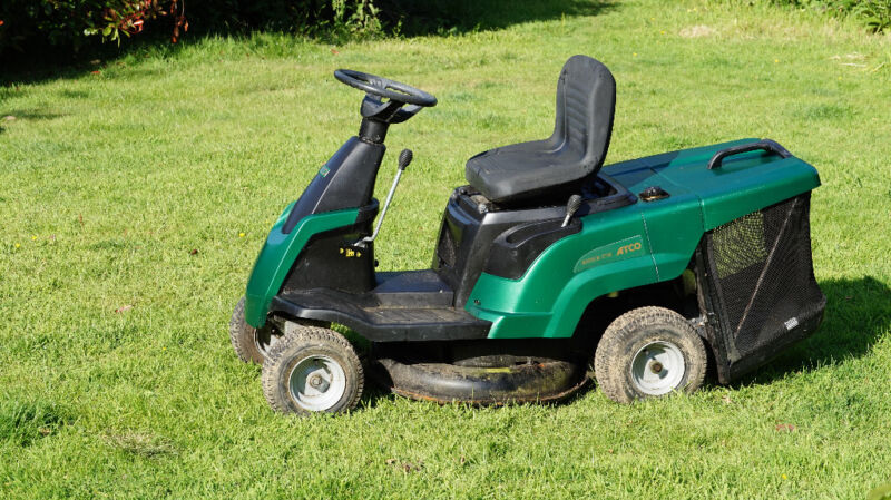 Atco 27M Ride On Lawnmower for sale  Chichester