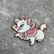 Usado, Pin de Natal fosco Disney DLRP MARIE GATINHA USANDO UMA CAPA ROSA 2009 comprar usado  Enviando para Brazil