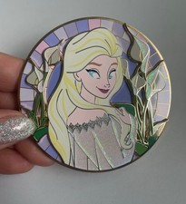 Usado, Broche fantasia Disney Frozen’s Queen Elsa “Beleza atemporal” LE 50 da WAFA comprar usado  Enviando para Brazil