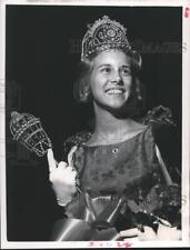 Usado, 1966 Press Photo Eva Anne Stell, 18, Bay City, Texas Rice Festival Queen comprar usado  Enviando para Brazil