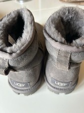 Ugg boots size for sale  HERTFORD